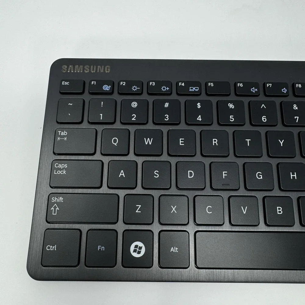 Samsung AA-SK2NWBB AA-SK2NWBB/US‎ Wireless Bluetooth Keyboard
